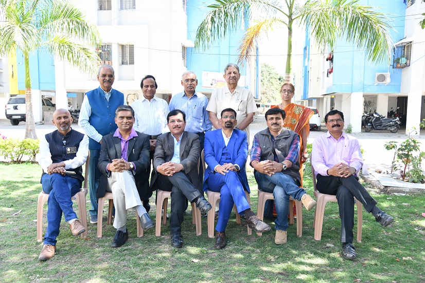 परिषदेचे पदाधिकारी व माजी अध्यक्ष  